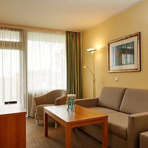 Familien-Zimmer mit zwei Einzelbetten